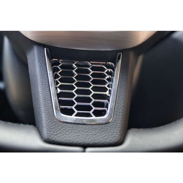 Škoda KodiaQ - plaketka volantu RS honeycomb CHROME