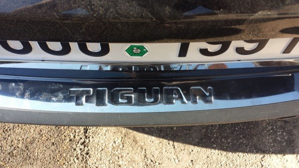 VW Tiguan - nerez chrom ochranný panel nárazníka OMTEC