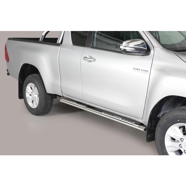 Nerez bočné dizajnové nášľapy Toyota Hilux VIII extra cab