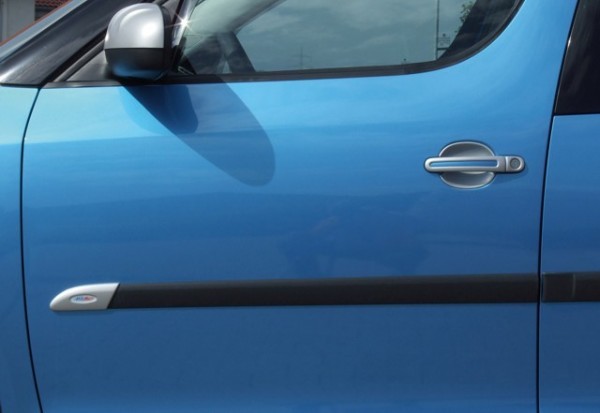 Škoda Fabia II - Kryty originálnych bočných ochranných líšt - ABS strieborný matný