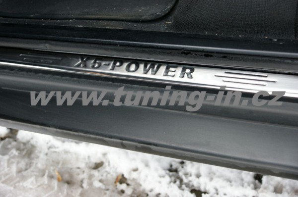 Bmw X5 E70 05-10 - NEREZ (!) Chróm prahové lišty - OMSA LINE