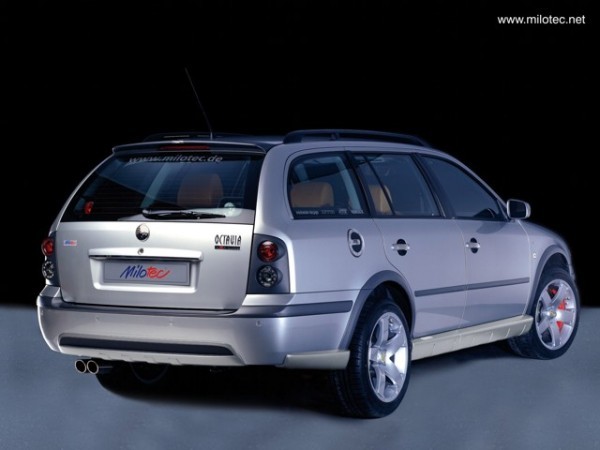 Škoda Octavia I combi facelift - 4-ROAD rozšírenie zadného nárazníka - ABS strieborný