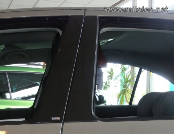 Škoda Octavia II / facelift Combi - Kryty dverových stĺpikov - ABS čierna metalíza
