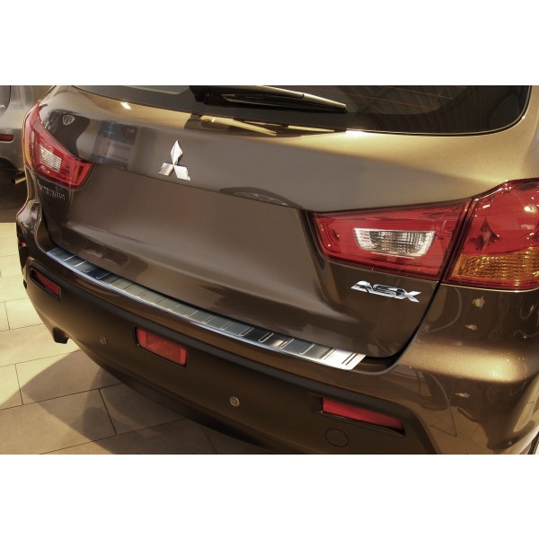 NEREZ Kryt prahu zadných dverí Mitsubishi ASX