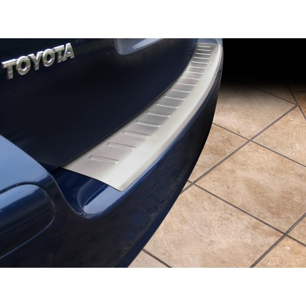 NEREZ Kryt prahu zadných dverí Toyota AVENSIS II Combi