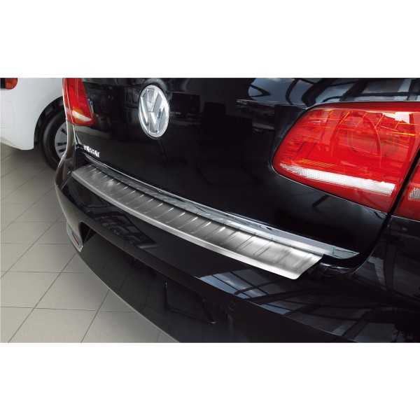 NEREZ Kryt prahu zadných dverí Volkswagen PASSAT B7 Limousine