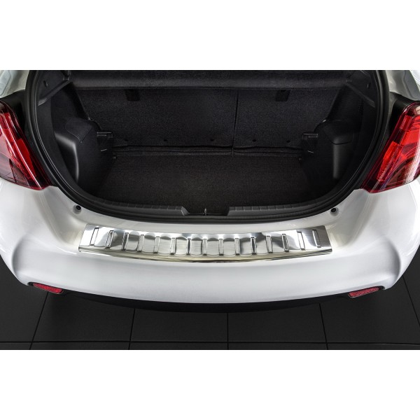 NEREZ Kryt prahu zadných dverí Toyota YARIS III hatchback