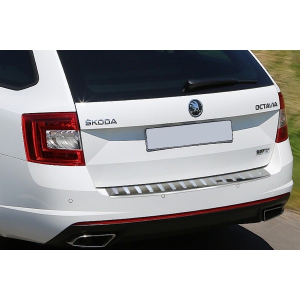 NEREZ Kryt prahu zadných dverí Škoda Octavia III RS kombi