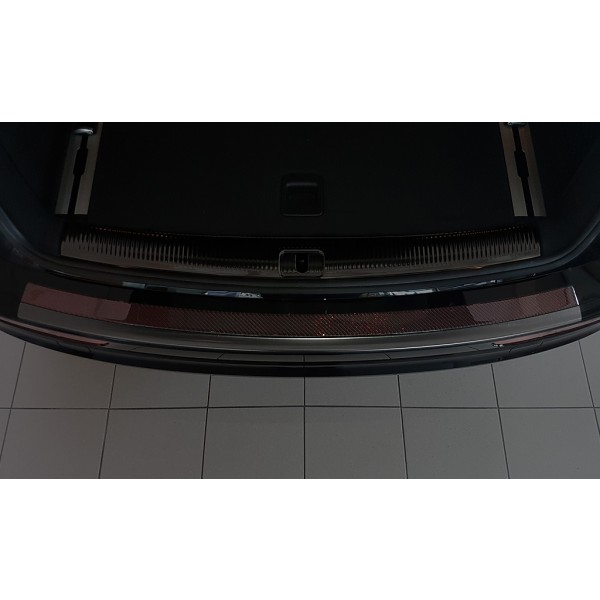 NEREZ Kryt prahu zadných dverí Audi Q5 / SQ5 - červený karbon-grafit nerez