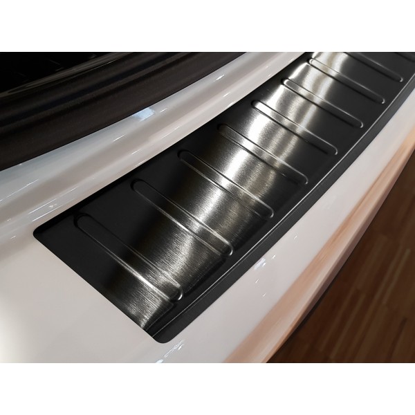 NEREZ Kryt prahu zadných dverí Volvo V60 - čierny grafit