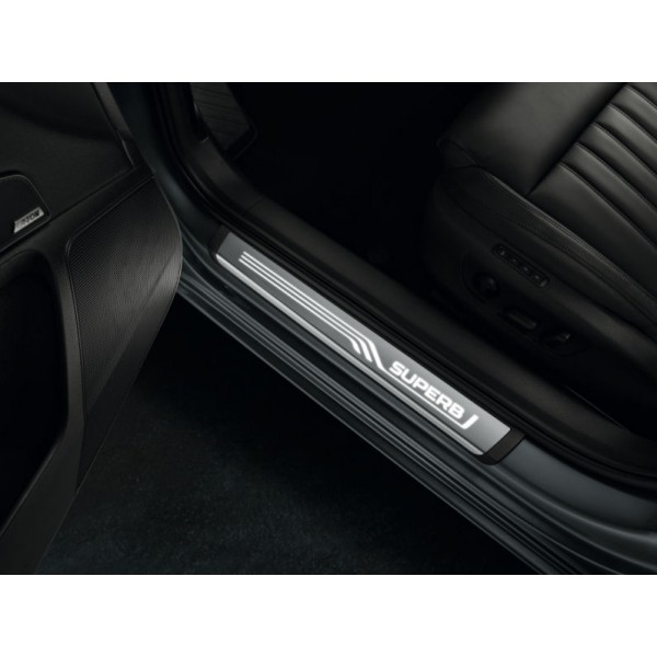 Škoda Superb III - prahové lišty s logom SUPERB - LUXURY TPU