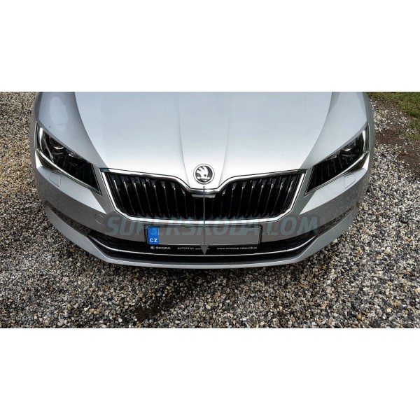 Škoda Superb III - chrom lišta nárazníka (prostredný)