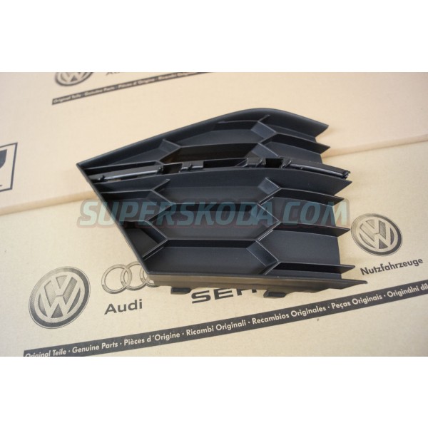 Škoda Superb III - ľavá mriežka nárazníku V1