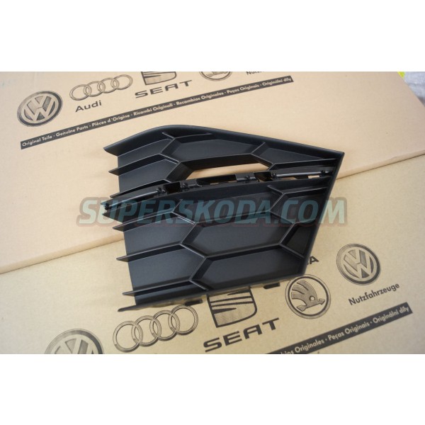 Škoda Superb III - pravá mriežka nárazníku V1