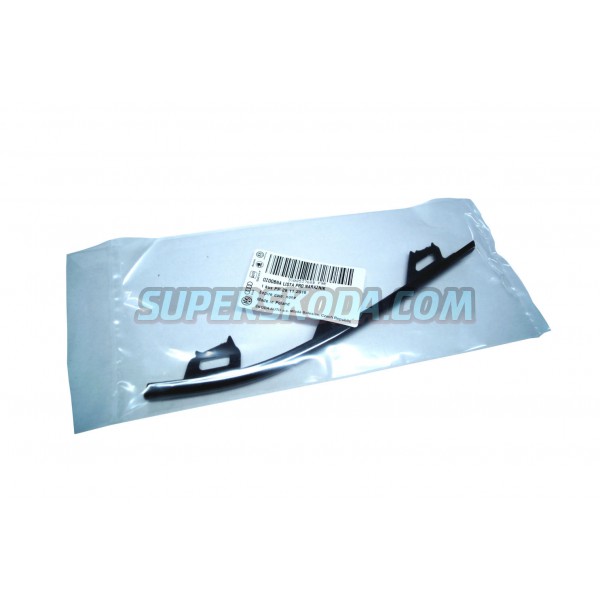 Škoda Superb III - pravá lišta nárazníku čierna F9R