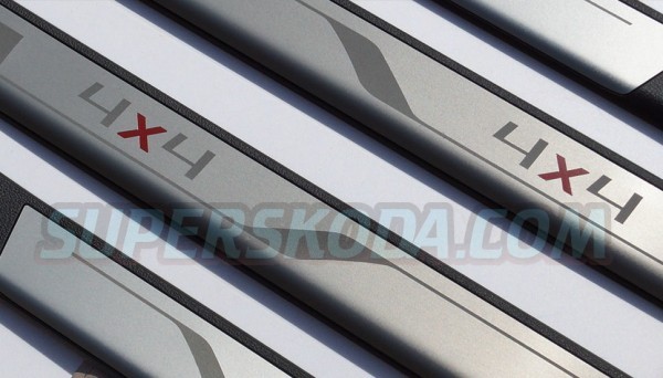 Škoda Octavia III - Prahové lišty s logom 4x4