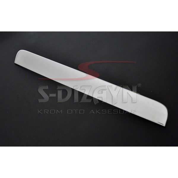 Nerez dekoračná lišta nad ŠPZ Volkswagen Transporter T5