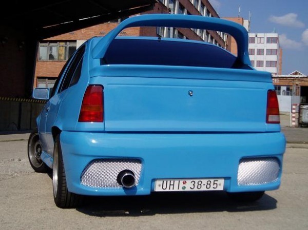 Opel Kadett - zadný nárazník I.