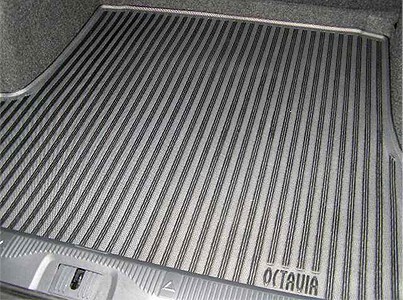 Škoda Octavia II - Gumotextilná koberec do kufra sedan