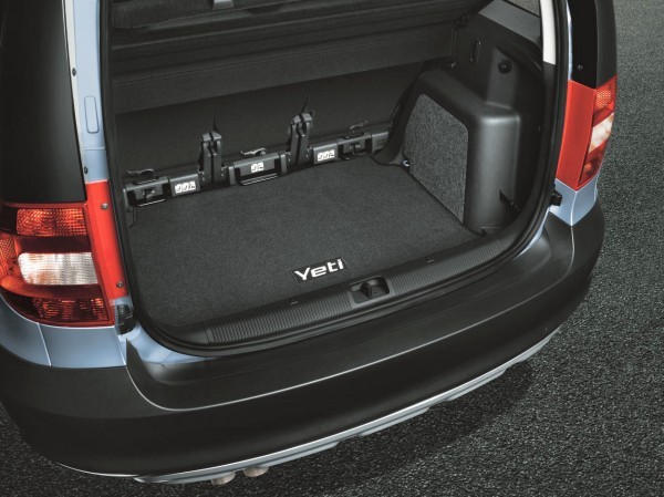 Škoda Yeti - Textilný koberec do kufra s logom Yeti