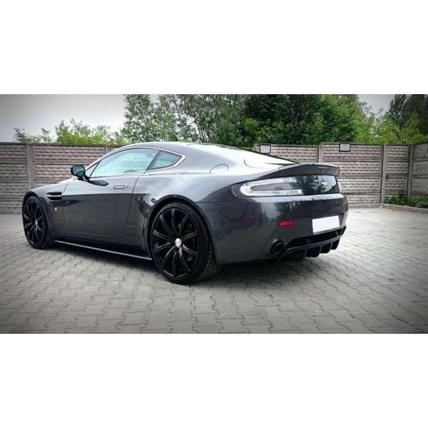 Aston Martin V8 Vantage 04-  - prahy