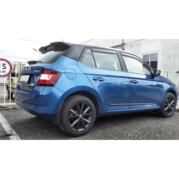 Škoda Fabia III hatchback - dekoratívne kryty C-stĺpikov GLOSSY BLACK