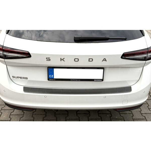 Škoda Superb IV Combi - OEM ochranný panel zadného nárazníka CARBON