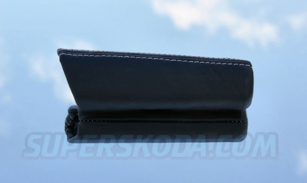 Škoda Octavia II - Kožené madlo ručnej brzdy čierne s bielym prešitím
