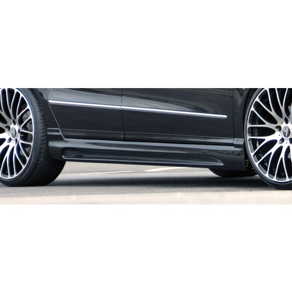 Rieger bočný prah mont. strana ľavá pro Volkswagen Passat 3C combi, sedan vr. faceliftu, r.v. 03/05-07/10, 08/10-, plast ABS s povrchovou úpravou Carbon-Look, s prelisom a výrezom