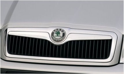 Škoda Octavia - Lišta prednej masky chróm