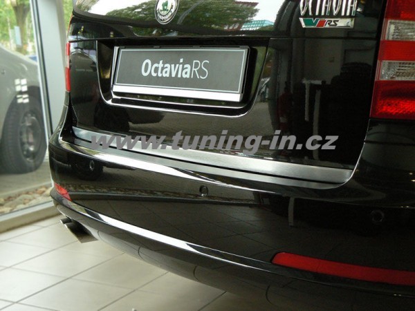 Škoda Octavia II Combi 04-11 - NEREZ lišta pod ŠPZ dlhá'Brushed Steel' - OMSA LINE