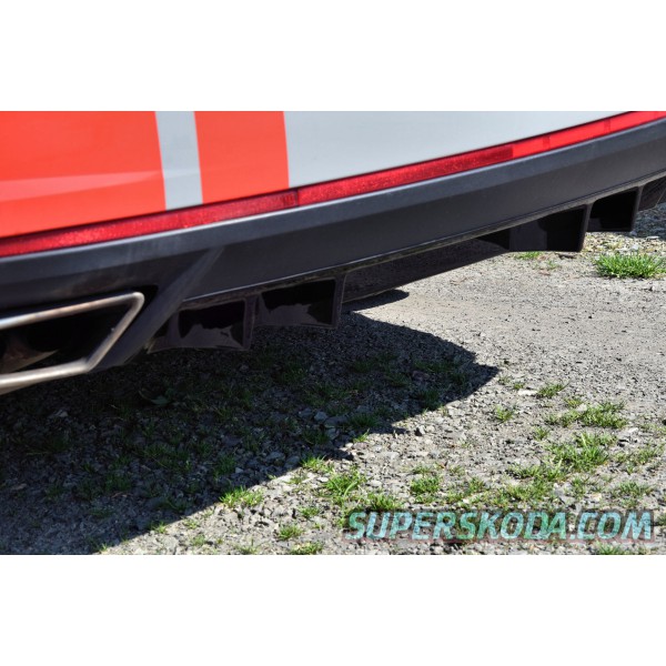 Škoda Octavia III RS - stredový zadný podnárazník lesklý čierny