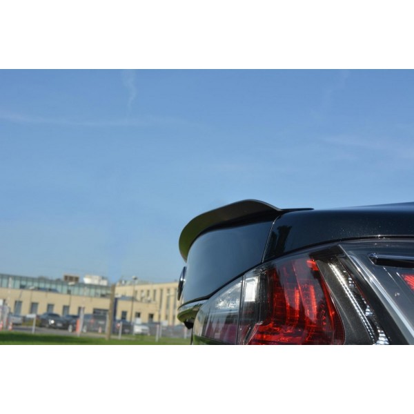 Lexus GS Mk4  - odtrhová hrana kufra