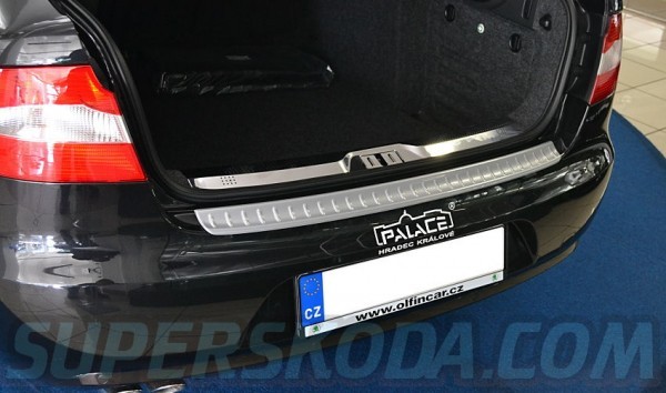 Škoda Superb II sedan - Nákladový prah strieborný