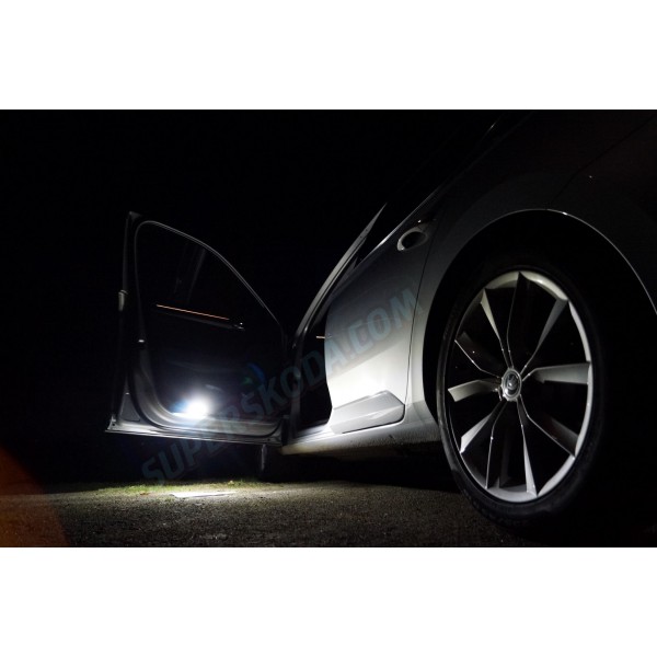 Škoda Superb III - LED Osvetlenie dverí
