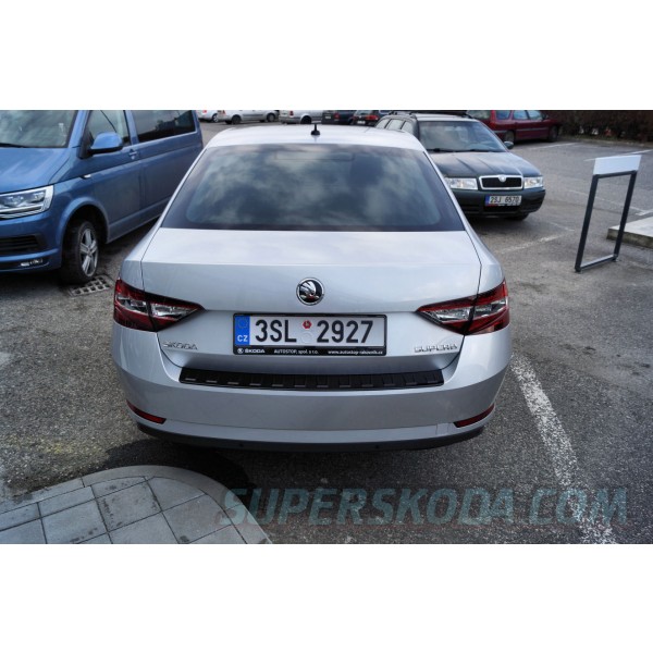 Škoda Superb III sedan - nákladový prah GLOSSY BLACK