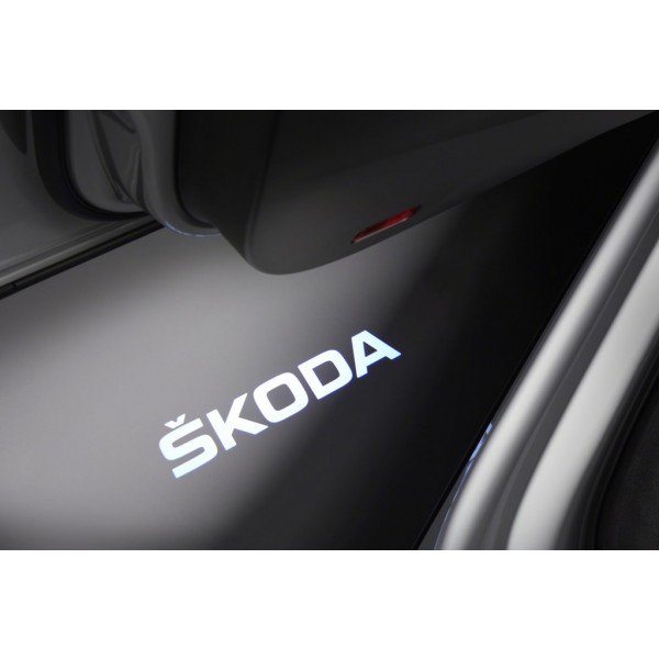 Škoda auto - ľavé led osvetlenie nástupného priestoru s logom ŠKODA
