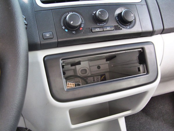 Škoda Fabia II - Rámček 1DIN rádia