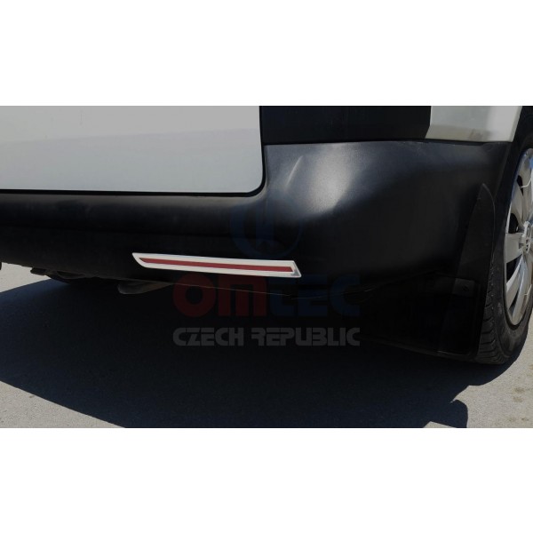 VW T6 - NEREZ chrom rámčeky okolo zadných odraziek (delené dvere)