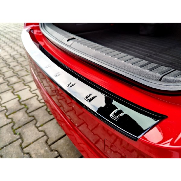 Škoda Octavia IV Combi - ochranný panel zadného nárazníka - VVS - GLOSSY BLACK