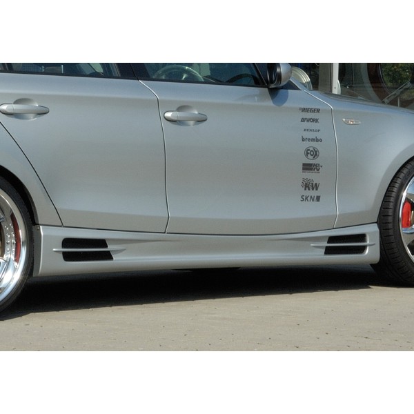 Rieger bočný prah mont. strana pravá pro BMW rad 1 E87 4-dver., sedan vr. faceliftu, r.v. 04/07-08/11, 09/04-03/07, plast ABS bez povrchovej úpravy, s prolisem, s prolisem a dvěma výřezy