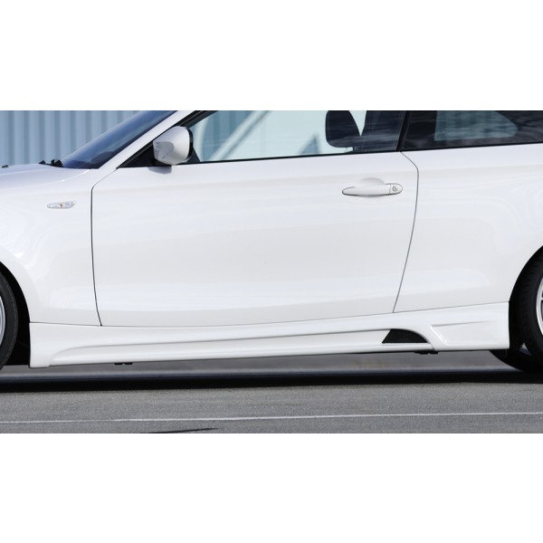 Rieger bočný prah mont. strana ľavá pro BMW rad 1 E81, E82, E88 2-dver., kabriolet, kupé, sedan, r.v. 09/04-08/11, 10/07-, plast ABS bez povrchovej úpravy, s prelisom a výrezom