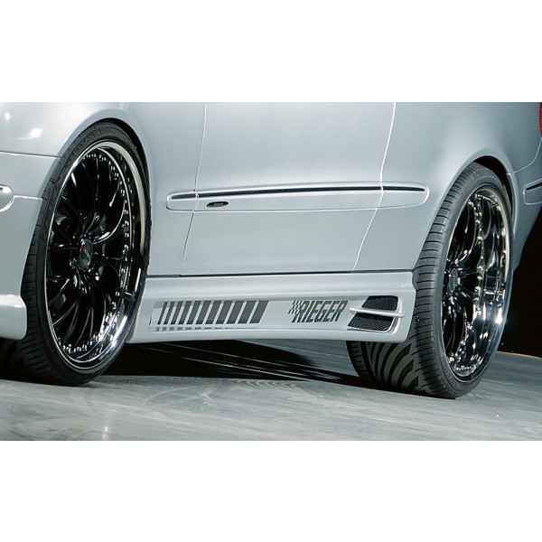 Rieger bočný prah mont. strana ľavá pro Mercedes CLK W209 kabriolet, kupé vr. faceliftu, r.v. 00/02-06/04, 07/04-, plast ABS bez povrchovej úpravy, s prolisem, s prolisem a dvěma výřezy