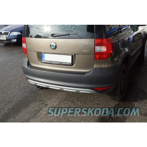 Škoda Yeti 9-13 - nákladový prah GLOSSY BLACK