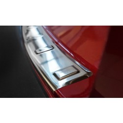 NEREZ Kryt prahu zadných dverí Mazda CX-30
