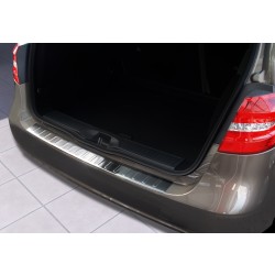 NEREZ Kryt prahu zadných dverí Mercedes B Class W246