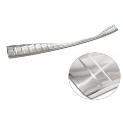 NEREZ Kryt prahu zadných dverí Toyota bZ4X