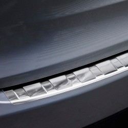 NEREZ Kryt prahu zadných dverí LEXUS NX