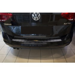 NEREZ Kryt prahu zadných dverí Volkswagen Touran II - čierny grafit