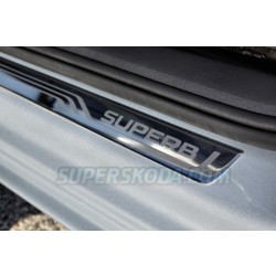 Škoda Superb III - prahové lišty s logom SUPERB nerez